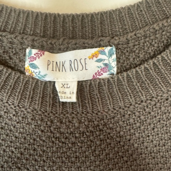 Pink Rose Women’s Gray striped Pullover Sweater Size XL - Picture 5 of 5